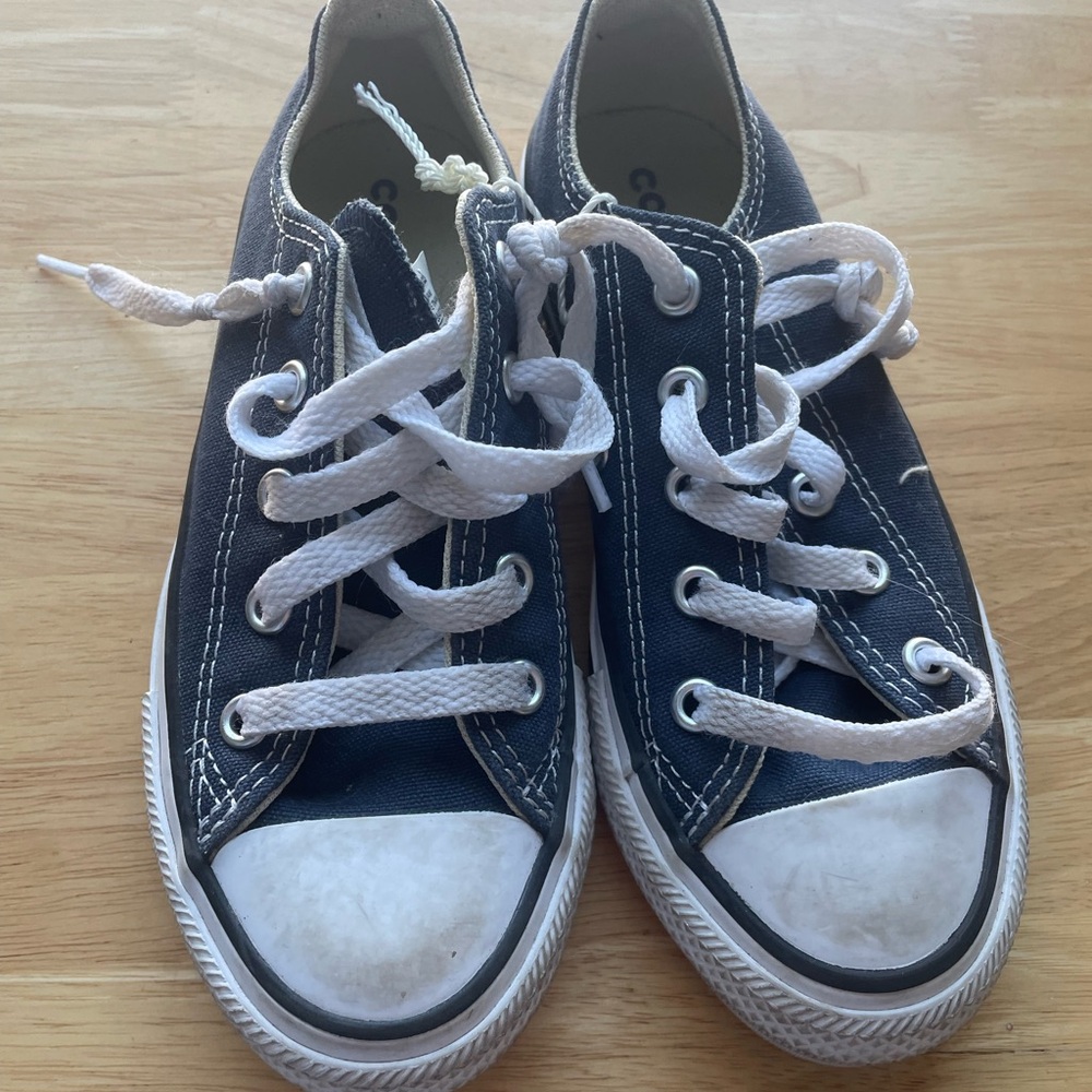 Converse Chuck Taylor All Star Low Sneakers in Youth size 12,